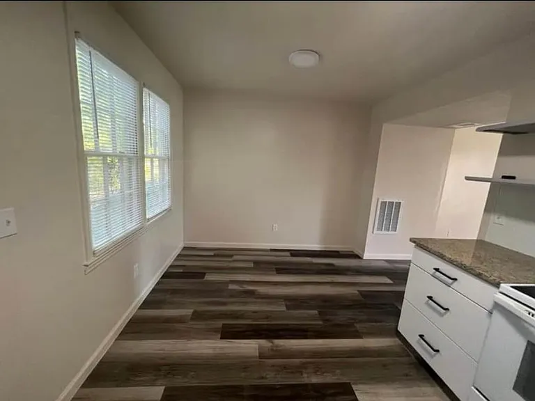 4112 Glendon Rd — Photo 3