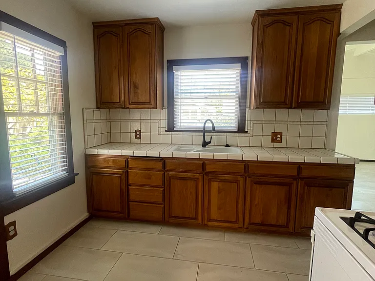 1114 W Palm Ave — Photo 9