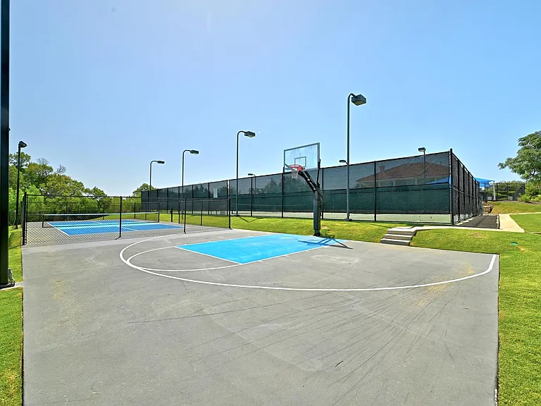 201 Varco Dr — Photo 37