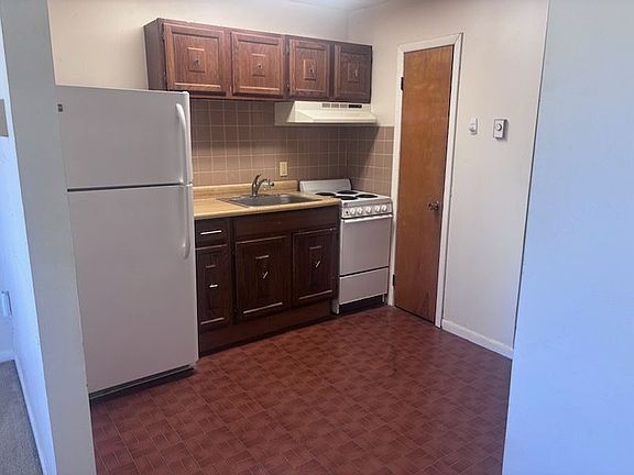 4th image of 327 3rd St Unit 42