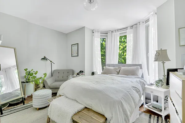 Rented by Compass | media 10