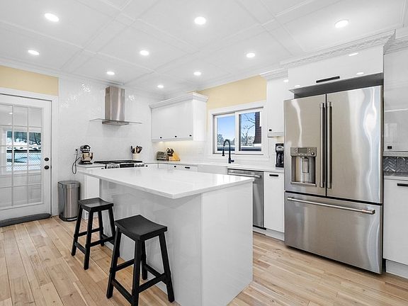 3rd image of 29 Commonwealth Rd #1