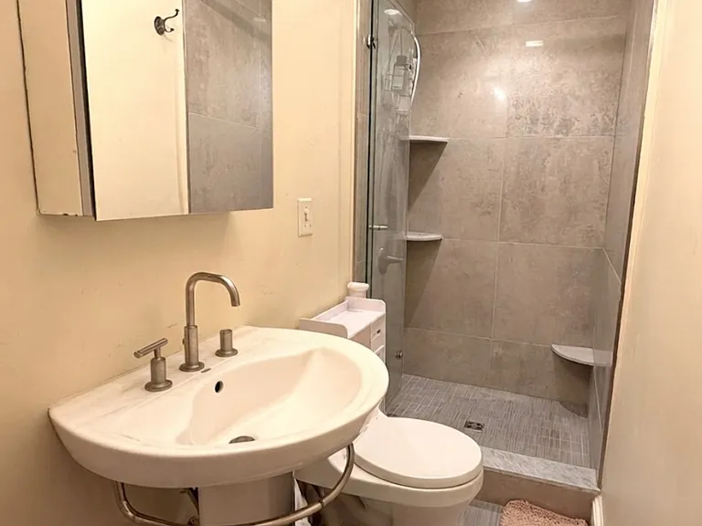 11 Irving St #6 — Photo 5