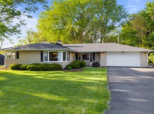 415 Maplewood Dr, Sycamore, IL 60178
