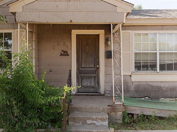 4th image of 920 SW 47th St