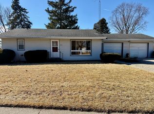 820 Crest View Trl, Byron, IL 61010