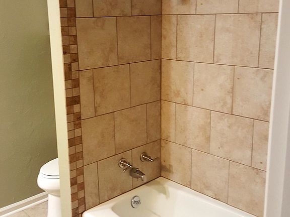 4th image of 303 Cornelius Dr