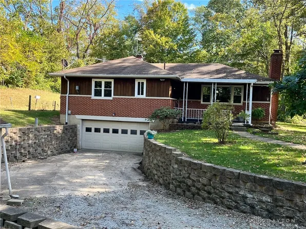 1884 Winchester Rd, Xenia, OH 45385