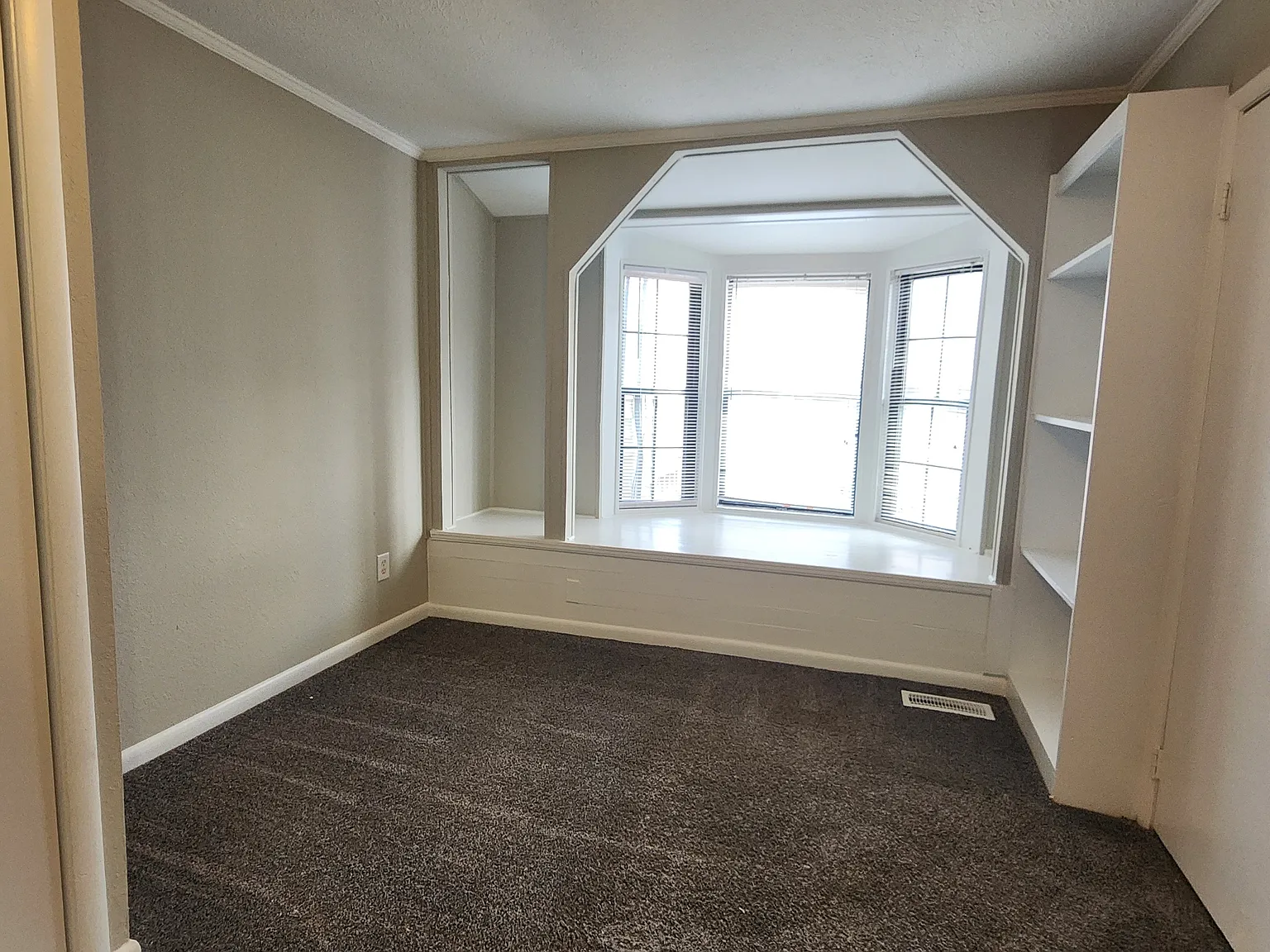 1319 Autumn Avenue - D — Photo 3