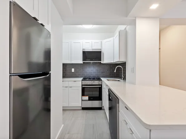 333 East 46th Street image 1 of 8