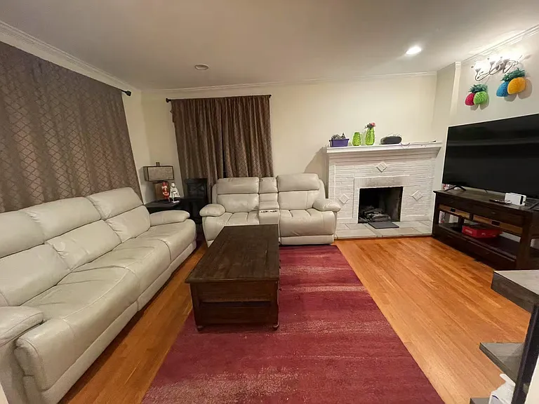 432 Carswold Dr — Photo 4