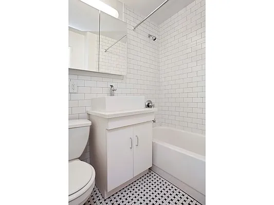 Rented by Mirador Real Estate | media 28