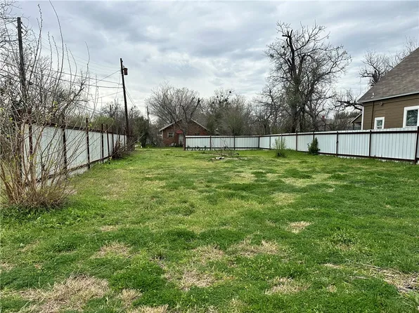 2318 N 15th St, Waco, TX 76708