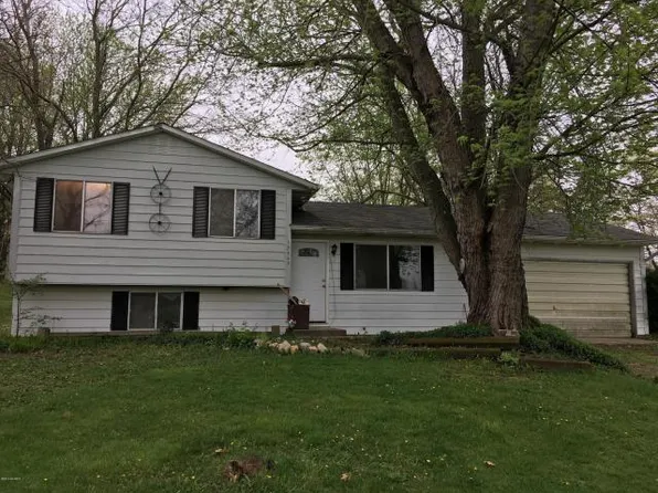 13443 Riverside Dr, Constantine, MI 49042