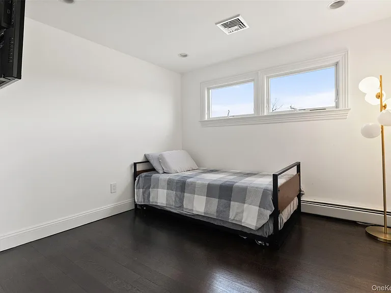 20 Primrose St — Photo 17
