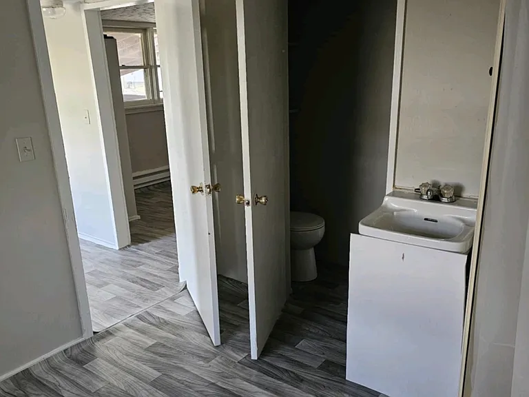 401 E Main St — Photo 3