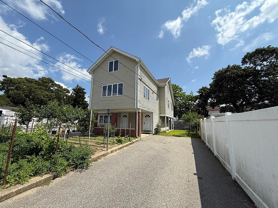 54 Pleasant St #B