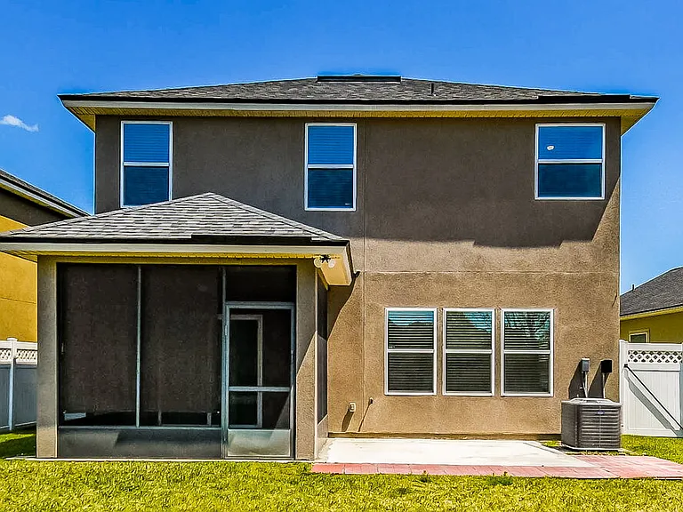 918 Glendale Ln — Photo 17
