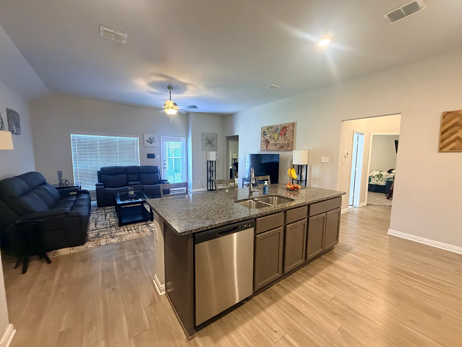 3 bed, 1435 sqft, $1,700 — Photo 3