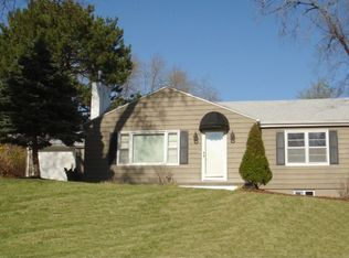 8430 Broadmoor Dr, Omaha, NE 68114