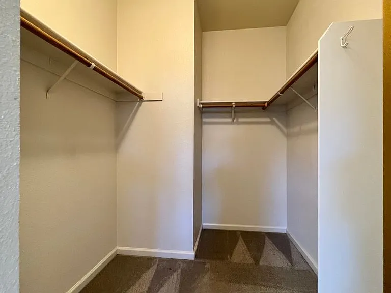 2160 Camenson St — Photo 20