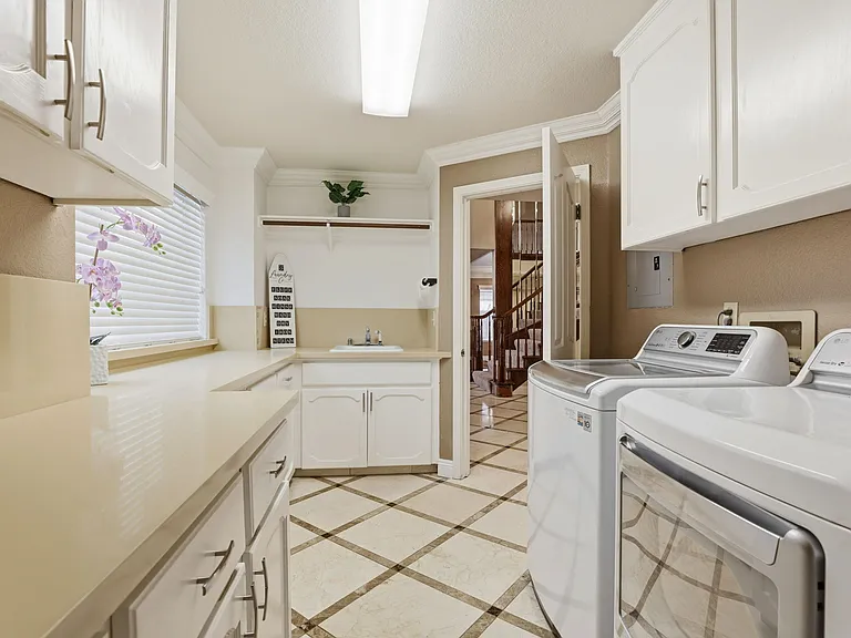 1414 Columbine Way — Photo 33