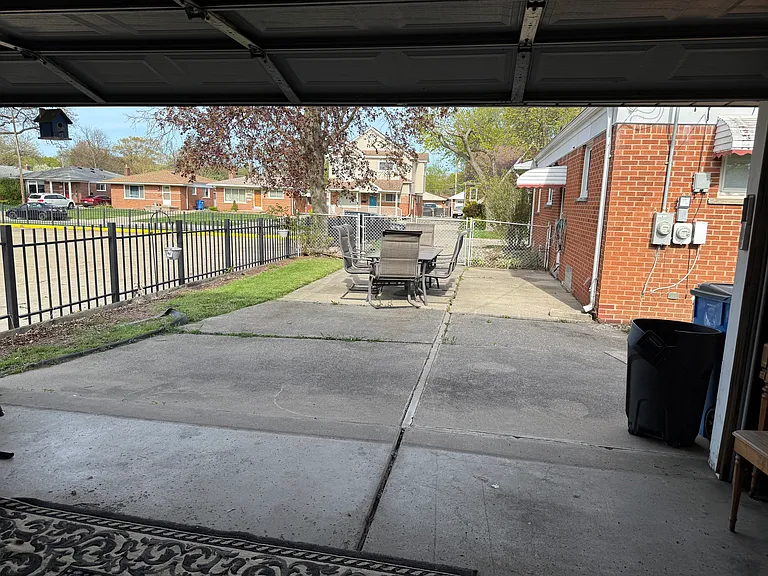 4176 Williams St — Photo 26