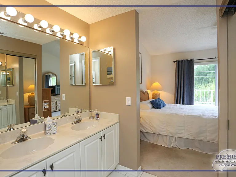 1044 Woodshire Ln #B203 — Photo 20