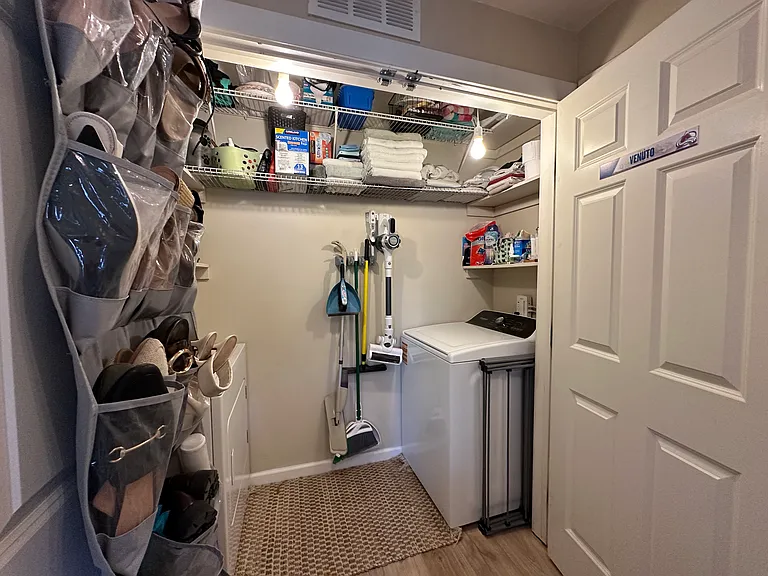 2818 Syracuse St #221 — Photo 47