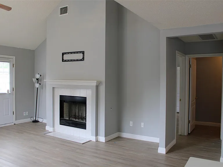 16205 Glorious Ln — Photo 10
