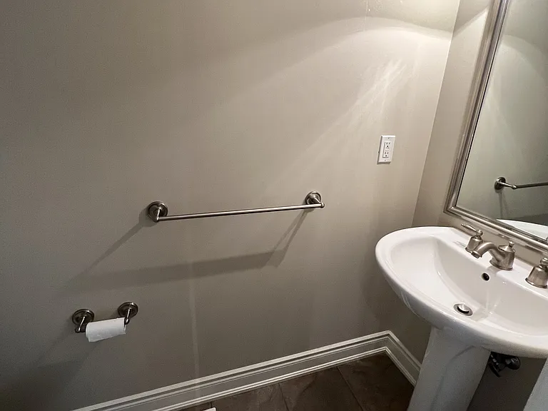 216B Finch Ave W — Photo 7
