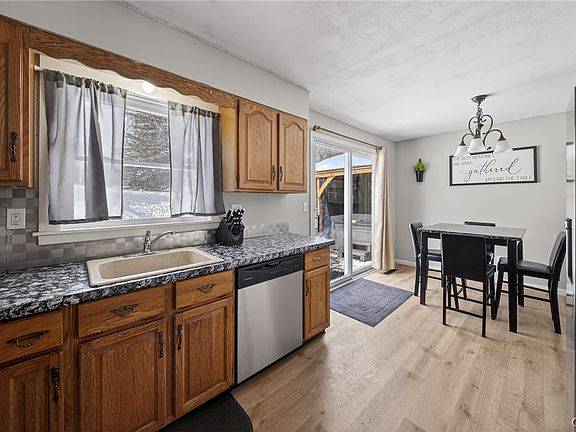 5th image of 117 Hawthorne Way