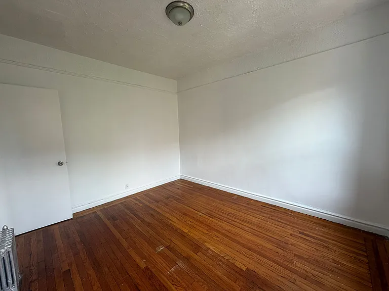 2387 Morris Ave #D1 — Photo 3