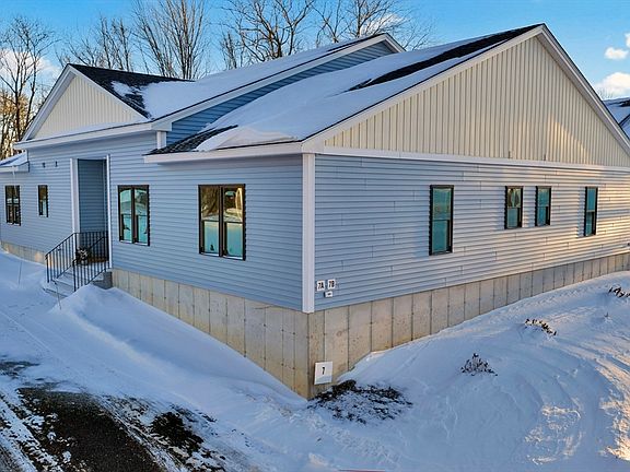 3rd image of 7 L Stevens Rd #B