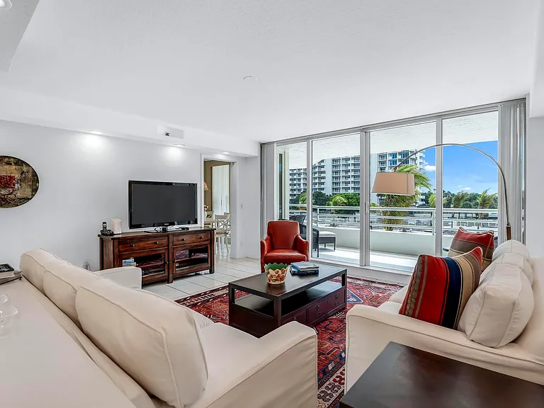 4201 N Ocean Blvd #203 — Photo 8
