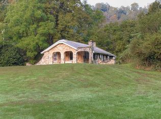 141 Bear Cage Rd, Roan Mountain, TN 37687