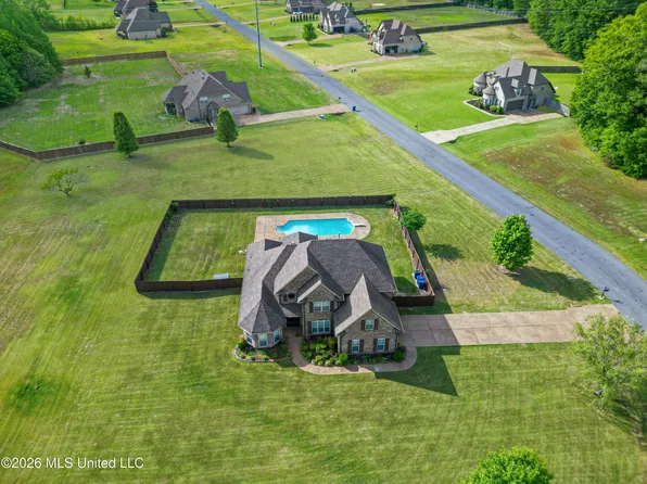 12900 Miller Farms Dr, Olive Branch, MS 38654