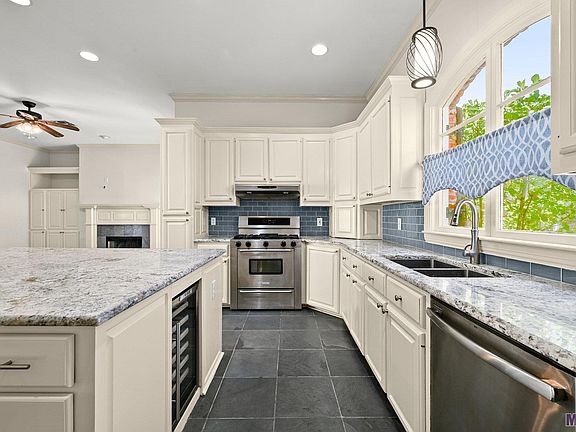 3rd image of 17847 W Colony Way