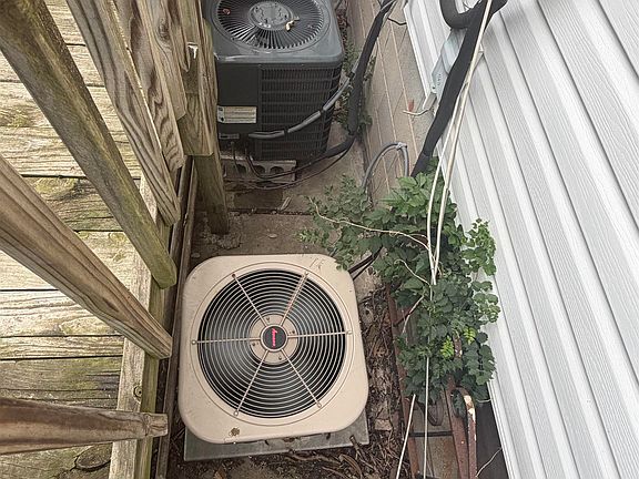 4th image of 2901 N 45th St