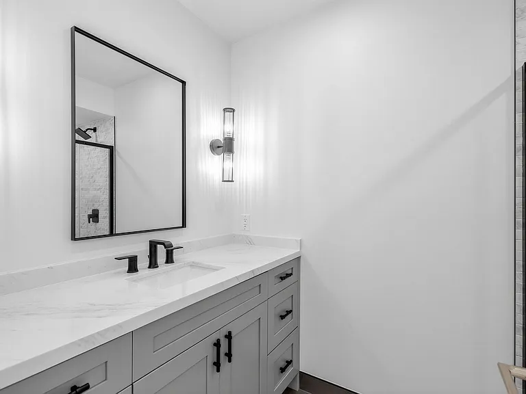 2500 Bathurst St — Photo 12