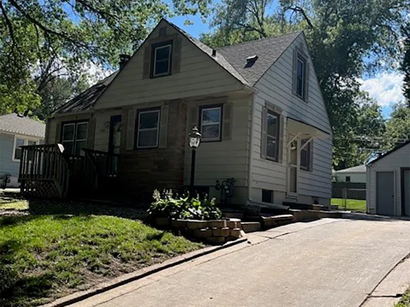 2311 S 37th St, Lincoln, NE 68506