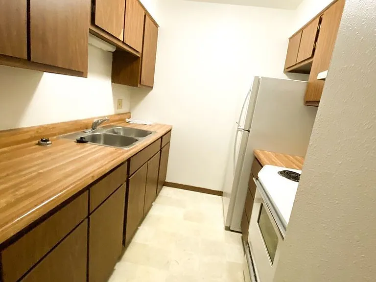 Fowler Place Apartments — Photo 5