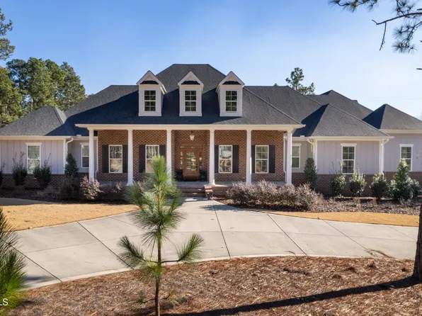 65 Quaker Ridge Road, Pinehurst, NC 28374