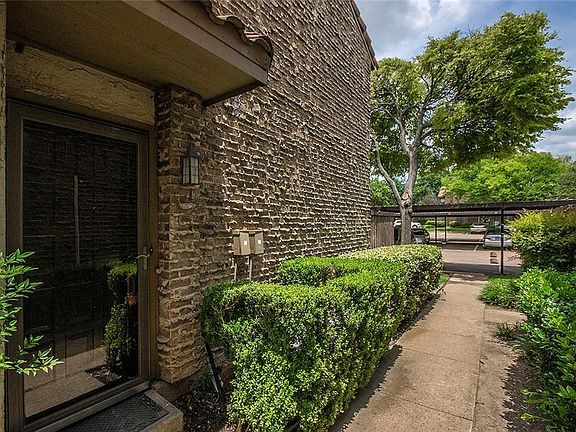 2nd image of 333 Melrose Dr APT 20B