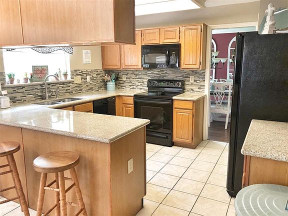 5th image of 58 Sunrose Ct