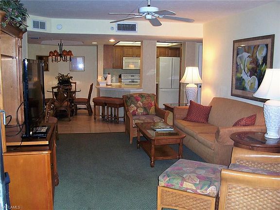 4th image of 6640 Estero Blvd #201