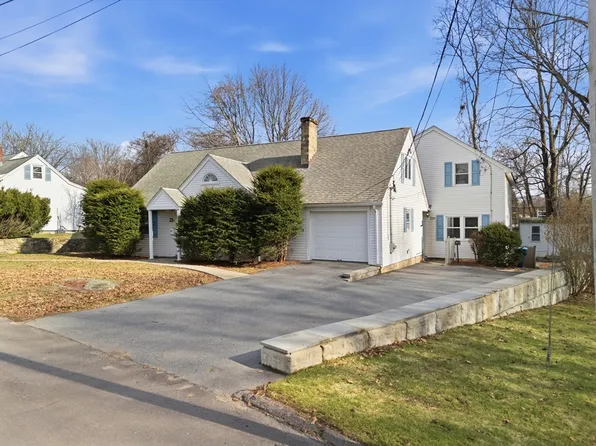 21 Janet Cir, Shrewsbury, MA 01545