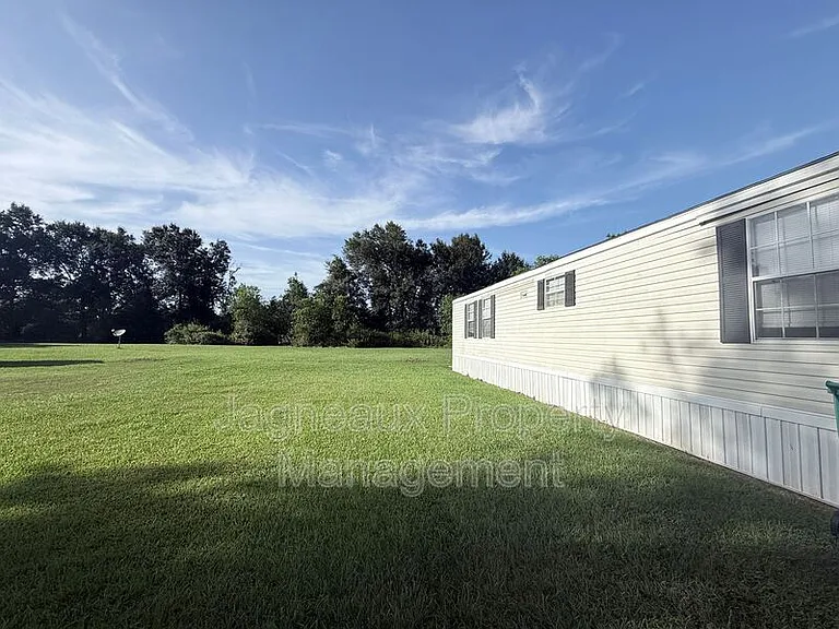 2214 Center St — Photo 10