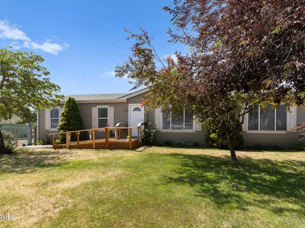 1403 Ashbrooks Way, Tieton, WA 98947