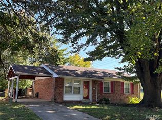 2064 Northernlimits Dr, Florissant, MO 63031